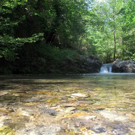 Le Refuge Des Pots Rouges * Cros (Gard)