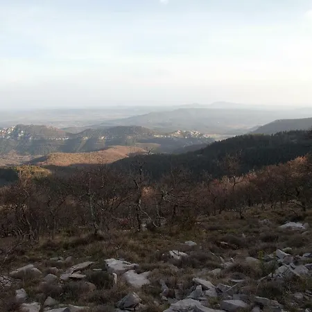 Le Refuge Des Pots Rouges * Cros (Gard)