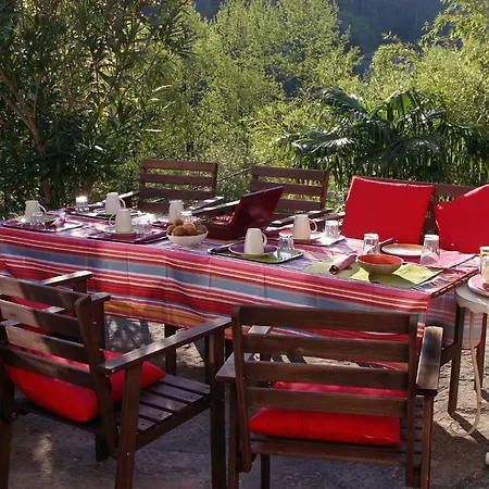 Le Refuge Des Pots Rouges * Cros (Gard)